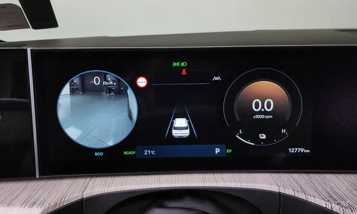 Фото 8 - Hyundai Santa Fe