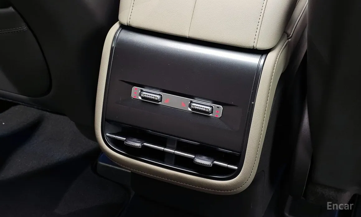 Фото 17 - Lincoln Nautilus