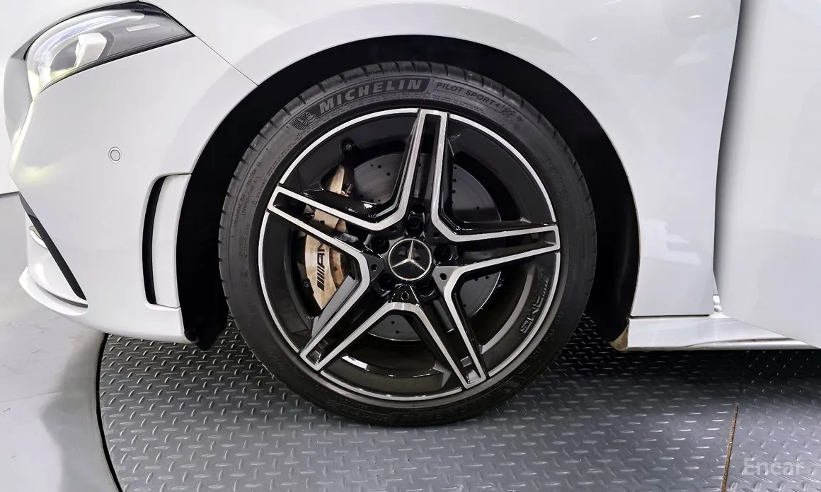 Фото 5 - Mercedes-Benz A-Class