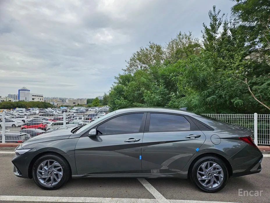 Фото 2 - Hyundai Avante