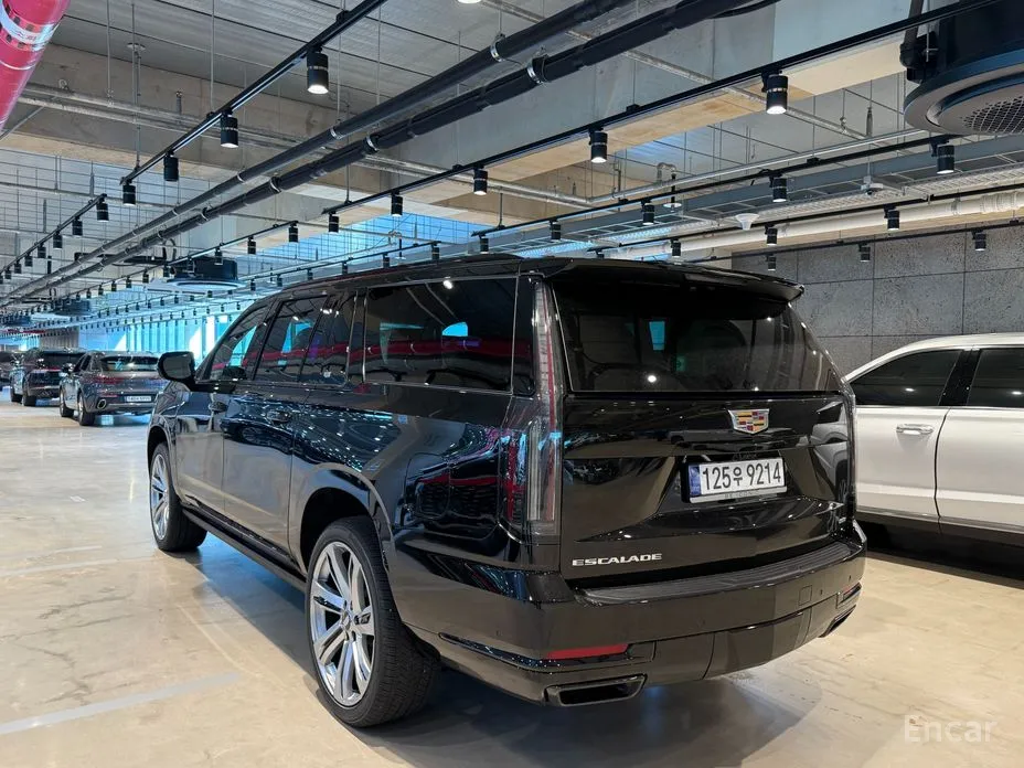 Фото 2 - Cadillac Escalade