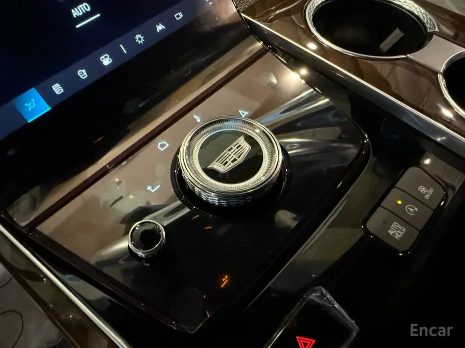 Фото 9 - Cadillac Escalade