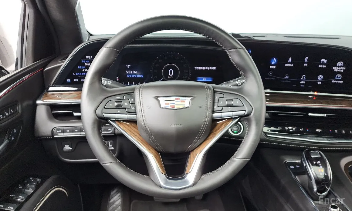 Фото 13 - Cadillac Escalade