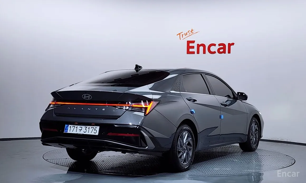 Фото 2 - Hyundai Avante