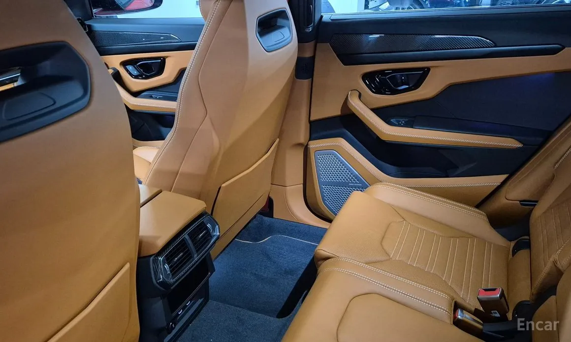 Фото 11 - Lamborghini Urus