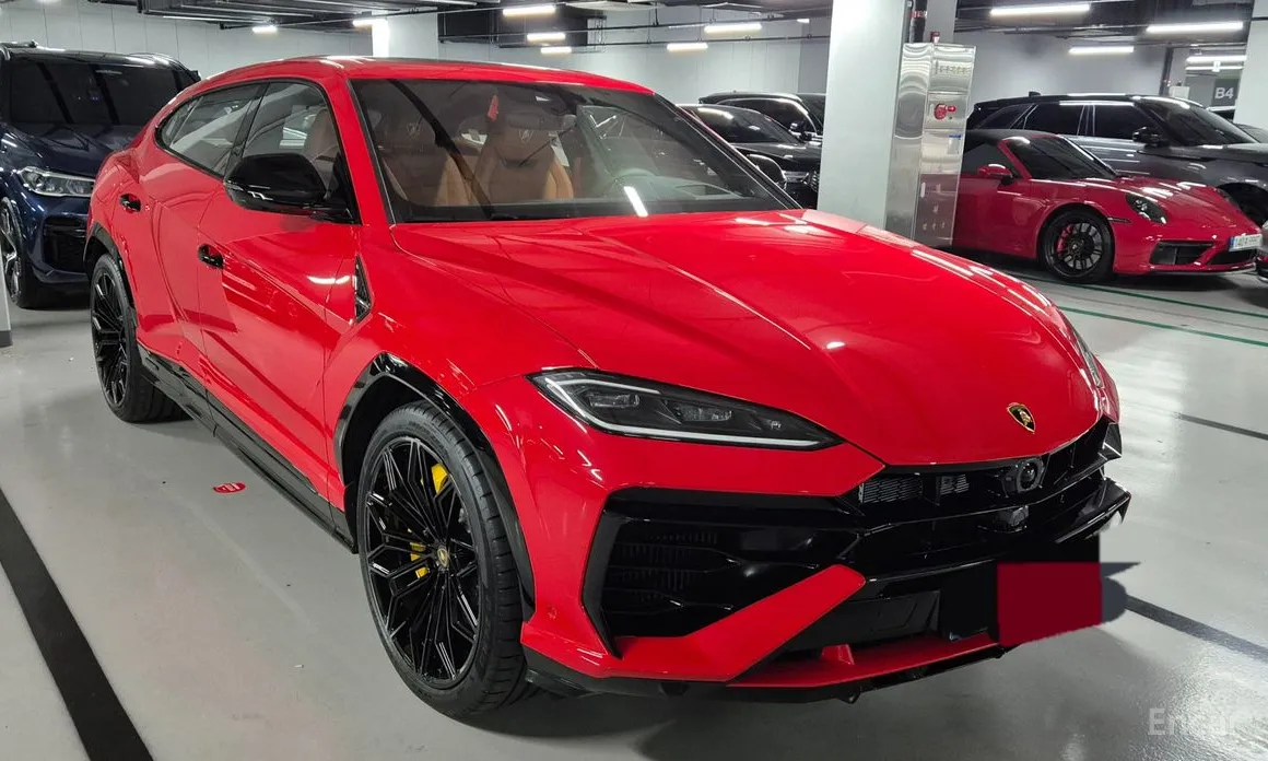 Фото 2 - Lamborghini Urus