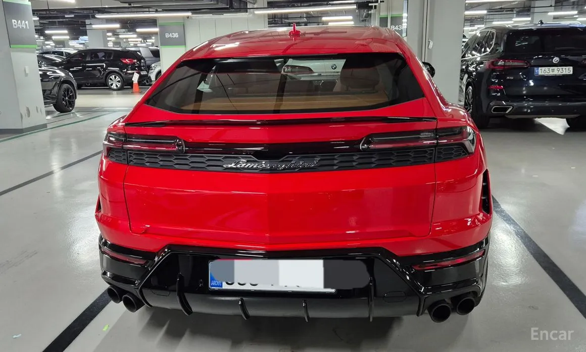 Фото 3 - Lamborghini Urus