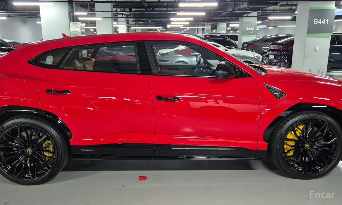 Фото 4 - Lamborghini Urus