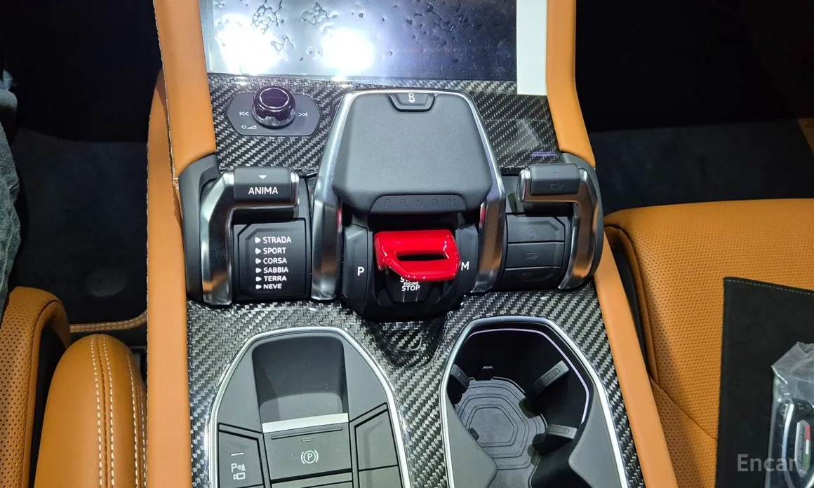 Фото 9 - Lamborghini Urus