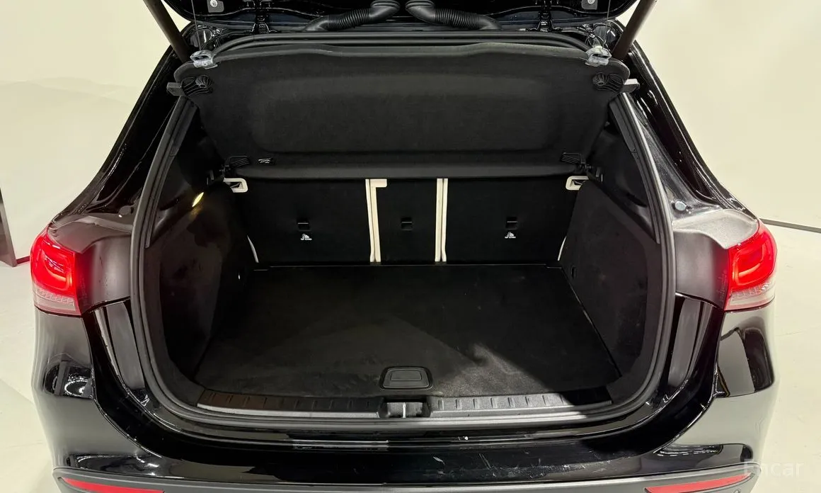 Фото 18 - Mercedes-Benz GLA-Class