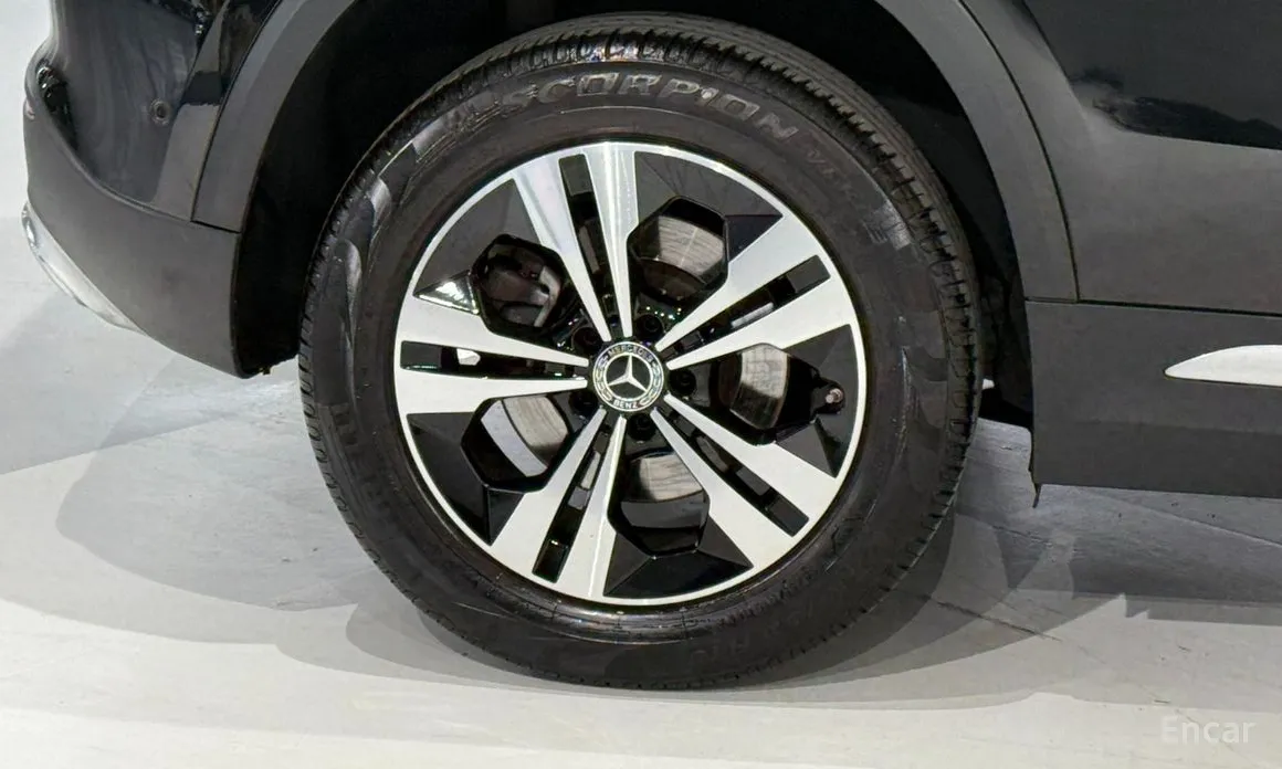 Фото 20 - Mercedes-Benz GLA-Class