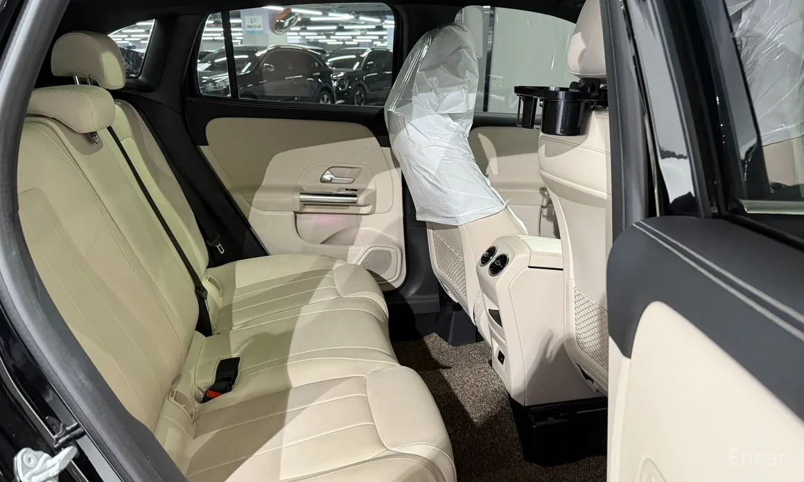 Фото 9 - Mercedes-Benz GLA-Class