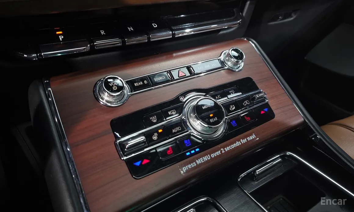 Фото 17 - Lincoln Aviator