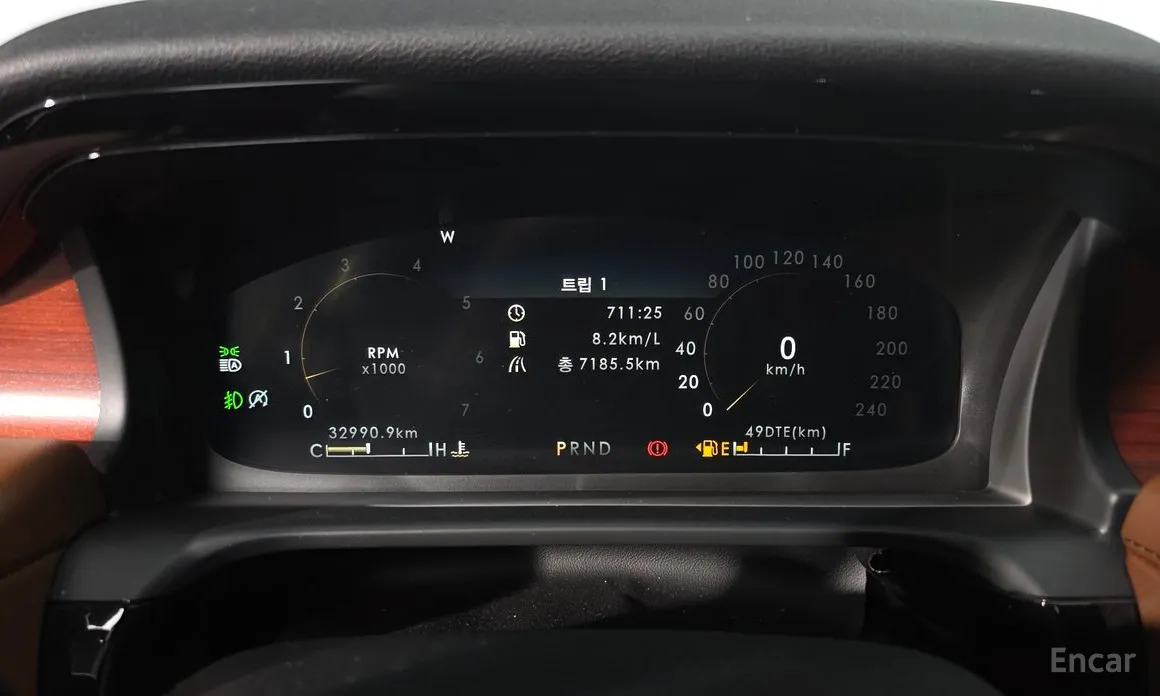 Фото 8 - Lincoln Aviator