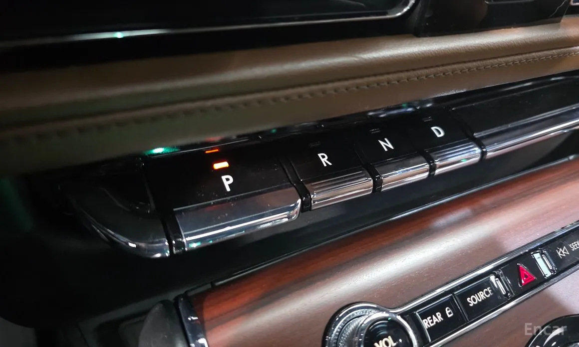 Фото 9 - Lincoln Aviator