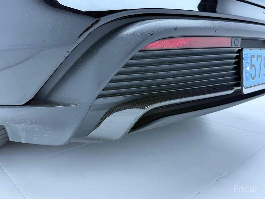 Фото 18 - Porsche Taycan