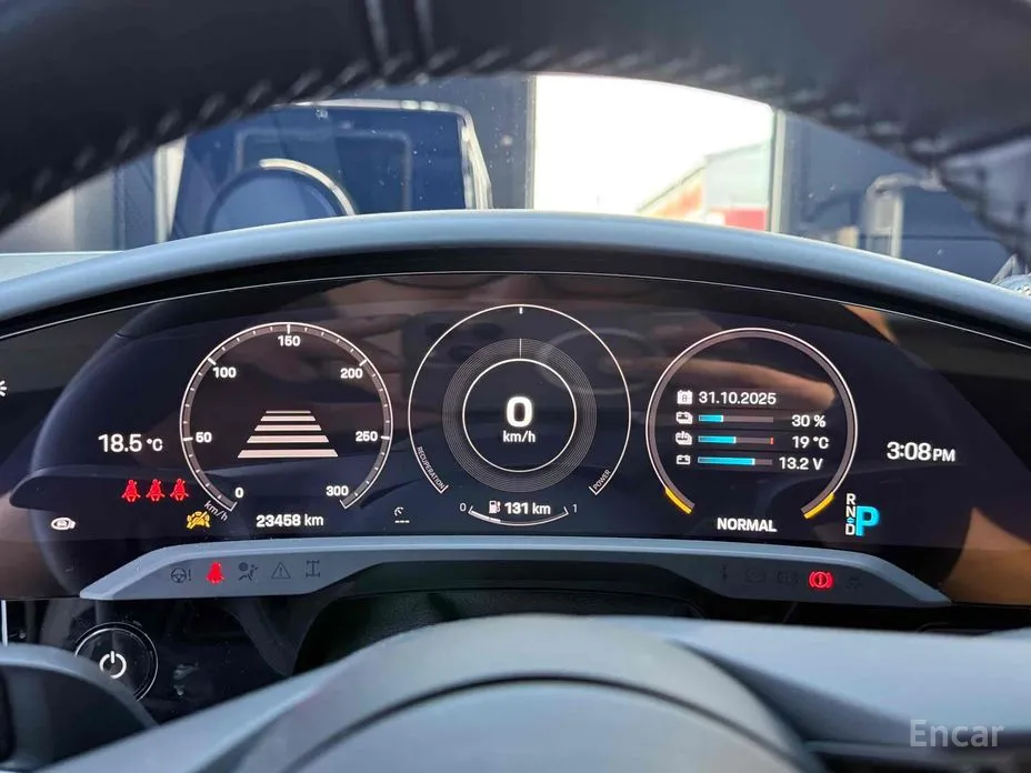 Фото 8 - Porsche Taycan