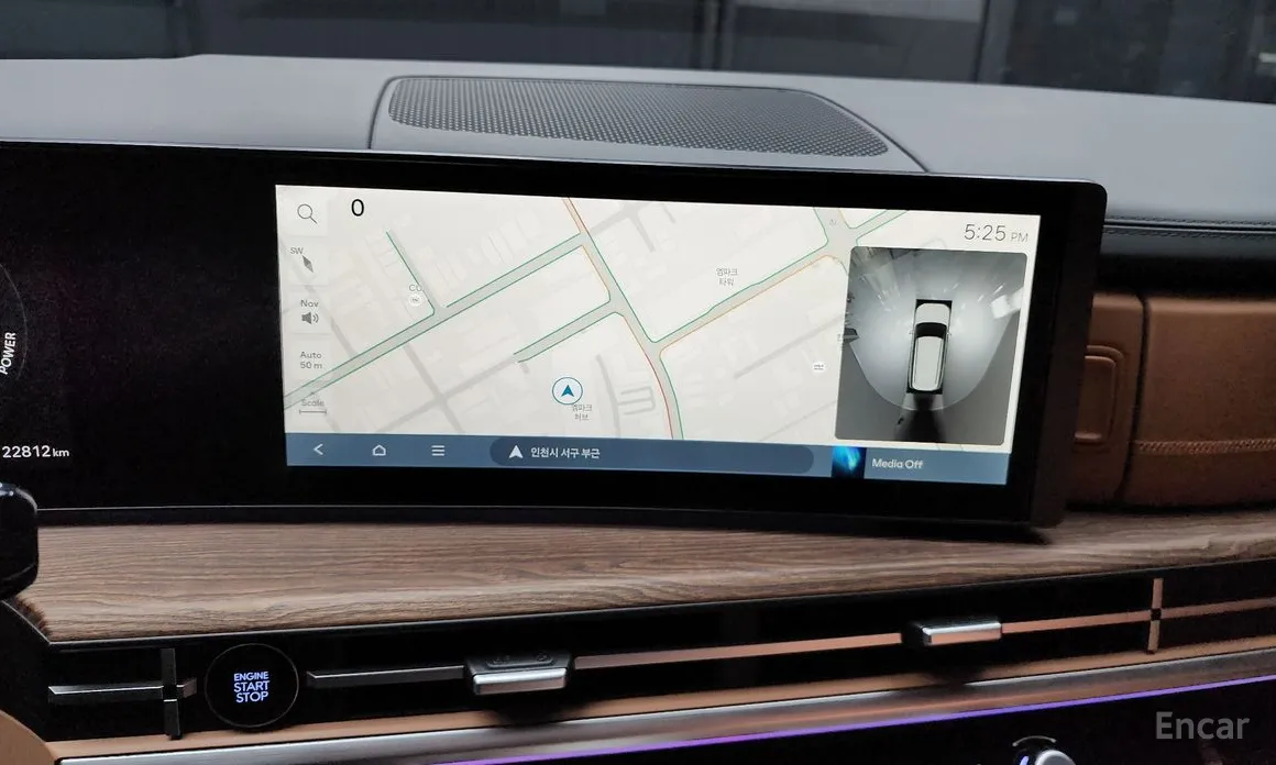 Фото 14 - Hyundai Santa Fe