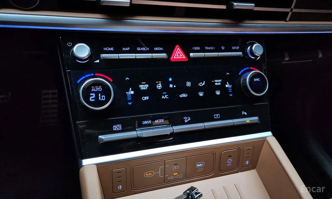 Фото 17 - Hyundai Santa Fe