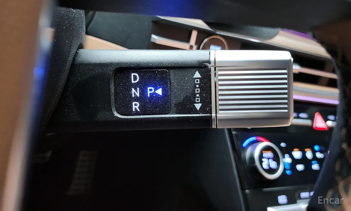 Фото 9 - Hyundai Santa Fe