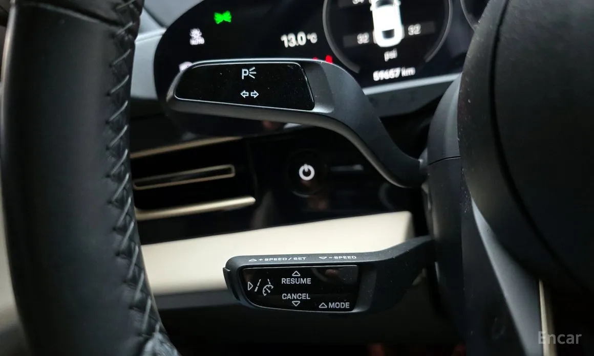 Фото 17 - Porsche Taycan