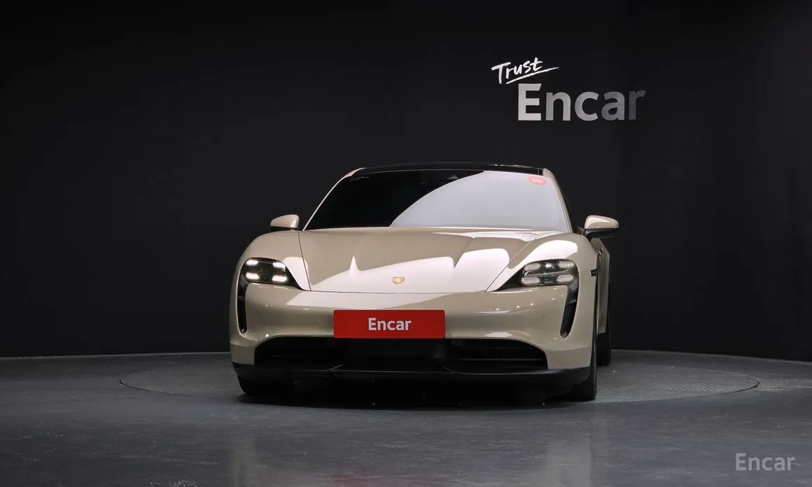 Фото 3 - Porsche Taycan