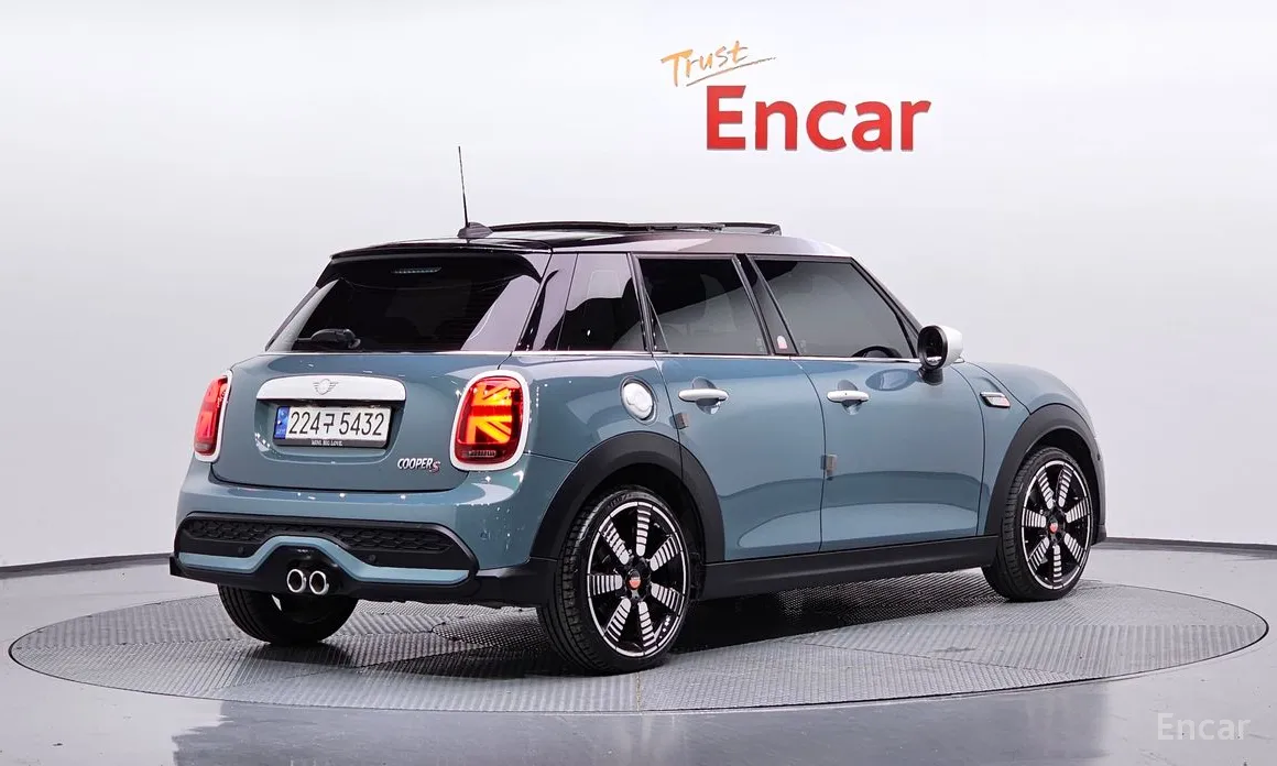 Фото 2 - Mini Cooper