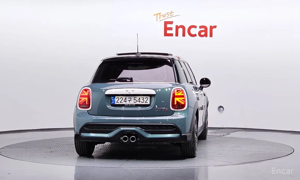 Фото 4 - Mini Cooper