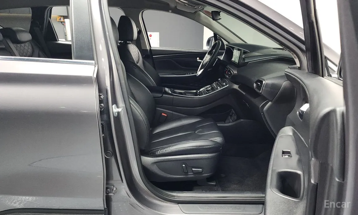 Фото 11 - Hyundai Santa Fe