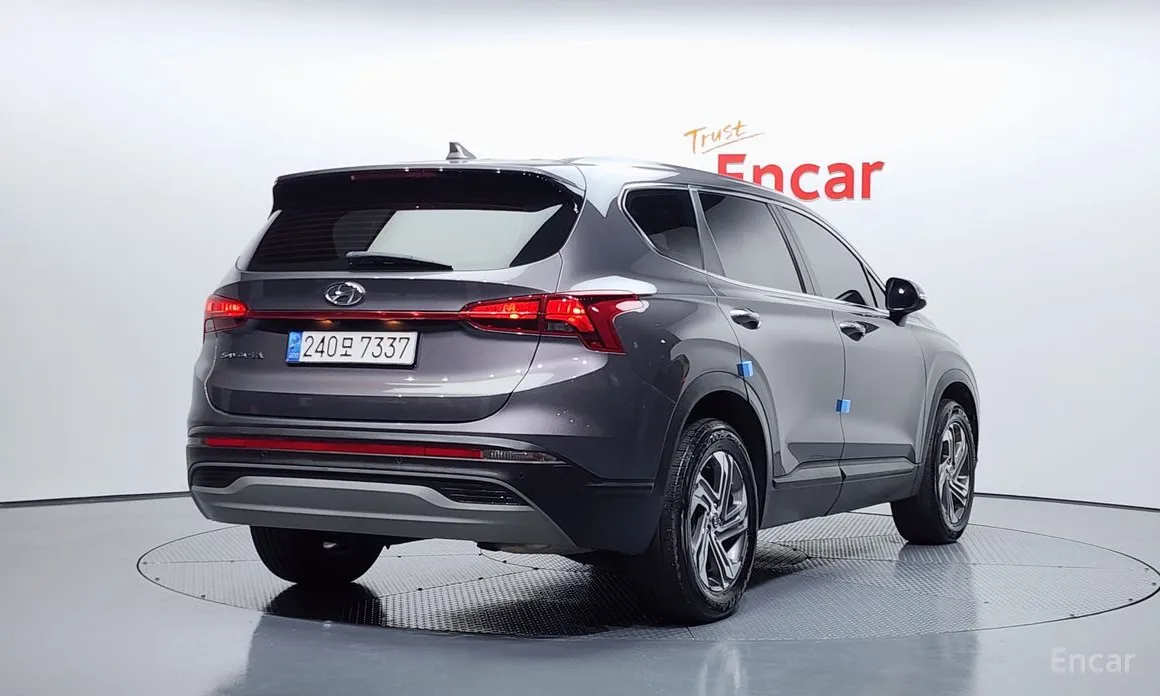 Фото 2 - Hyundai Santa Fe