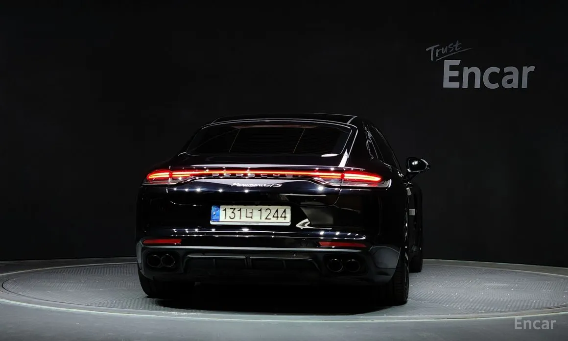 Фото 4 - Porsche Panamera