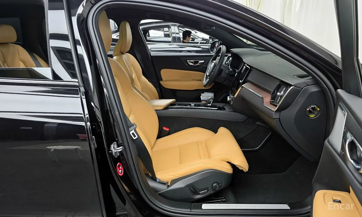 Фото 11 - Volvo V60