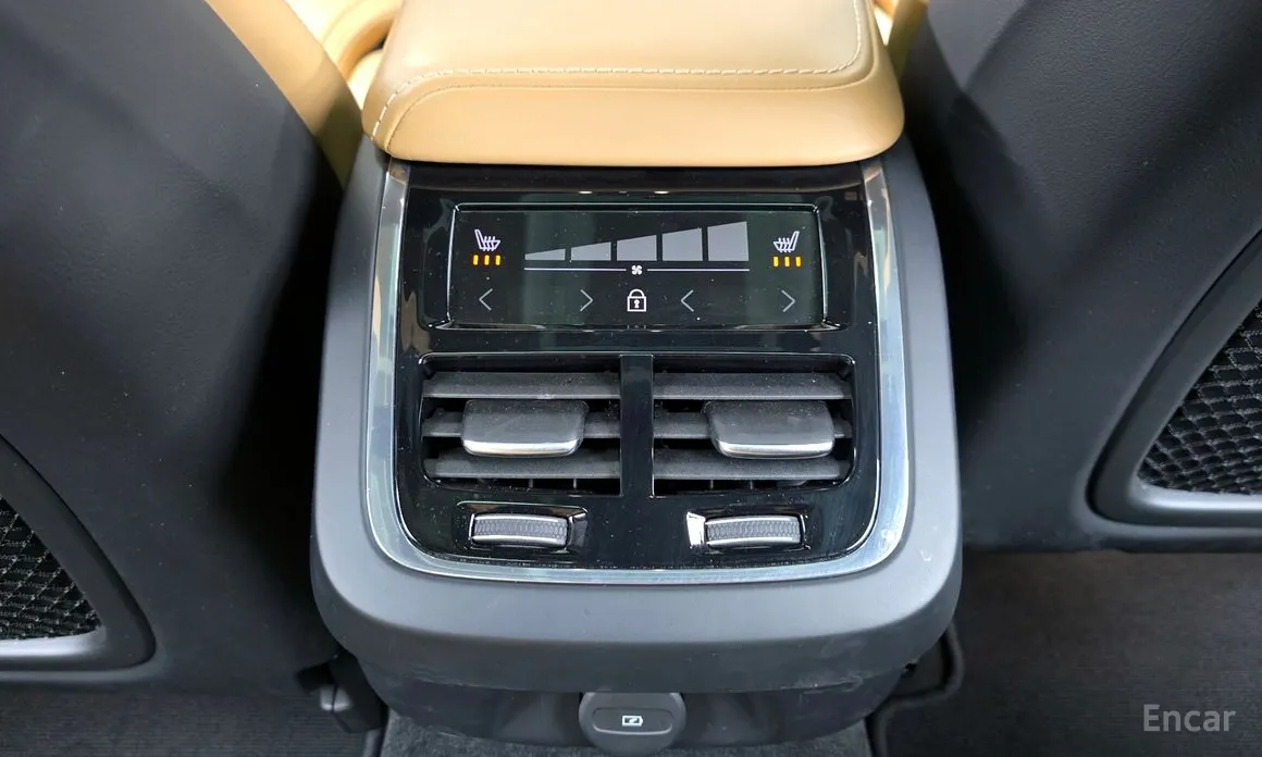 Фото 19 - Volvo V60