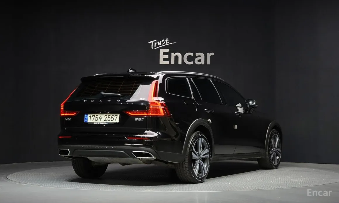 Фото 2 - Volvo V60