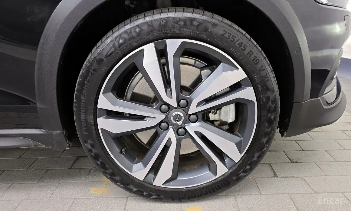 Фото 5 - Volvo V60