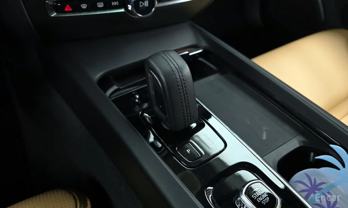 Фото 9 - Volvo V60