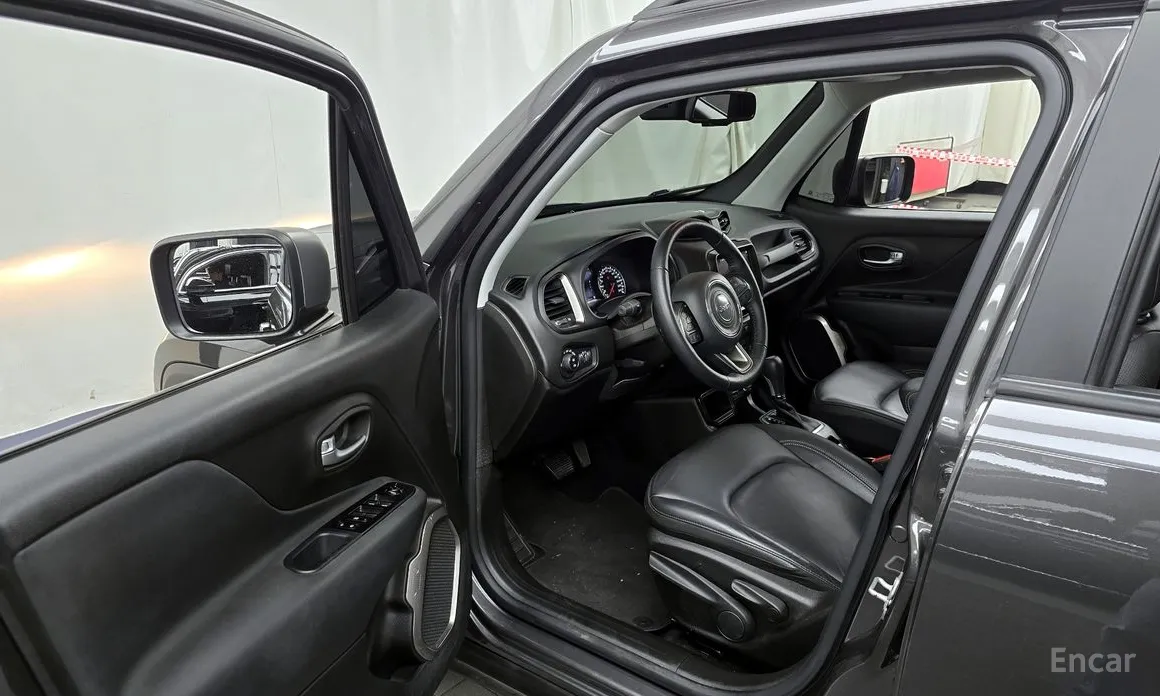 Фото 10 - Jeep Renegade