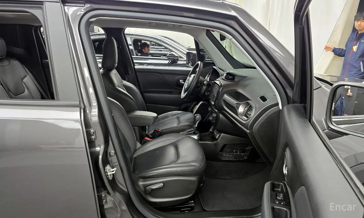 Фото 11 - Jeep Renegade