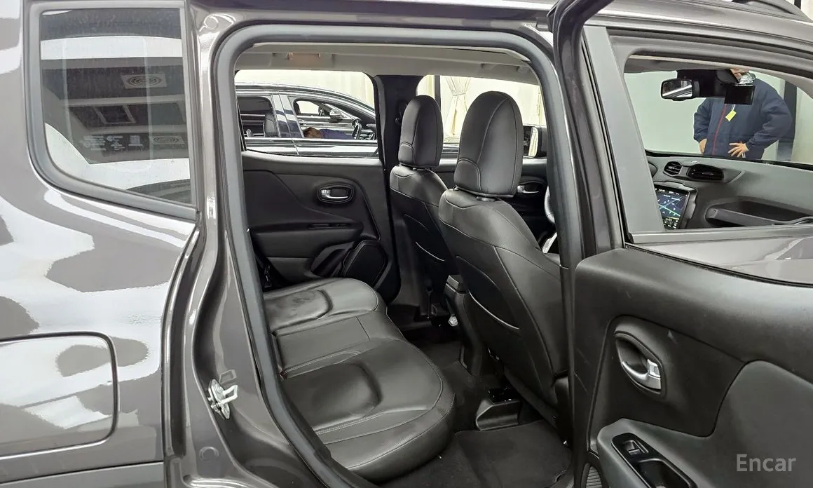 Фото 12 - Jeep Renegade