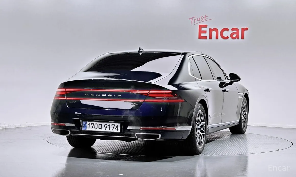 Фото 2 - Genesis G90