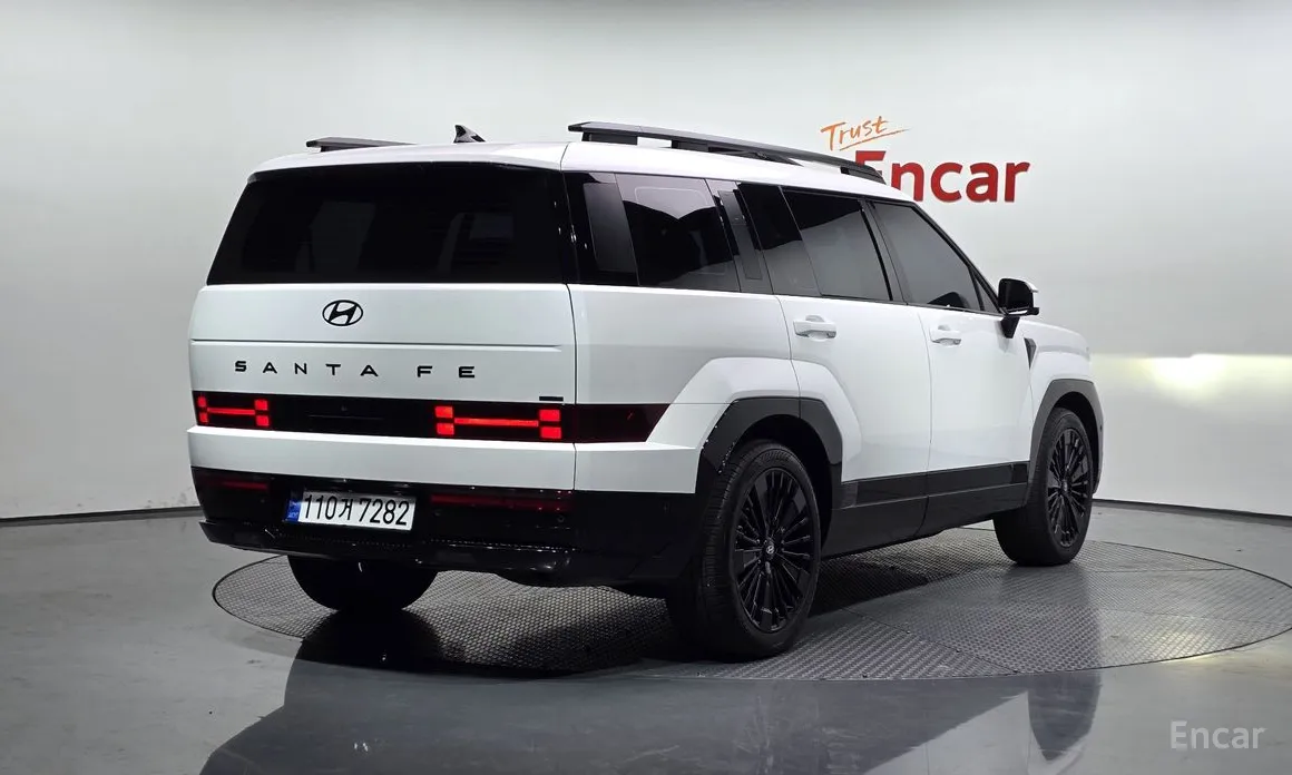 Фото 2 - Hyundai Santa Fe