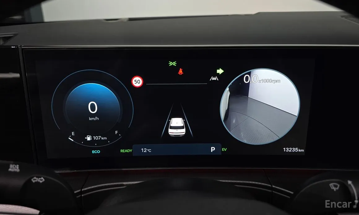 Фото 8 - Hyundai Santa Fe