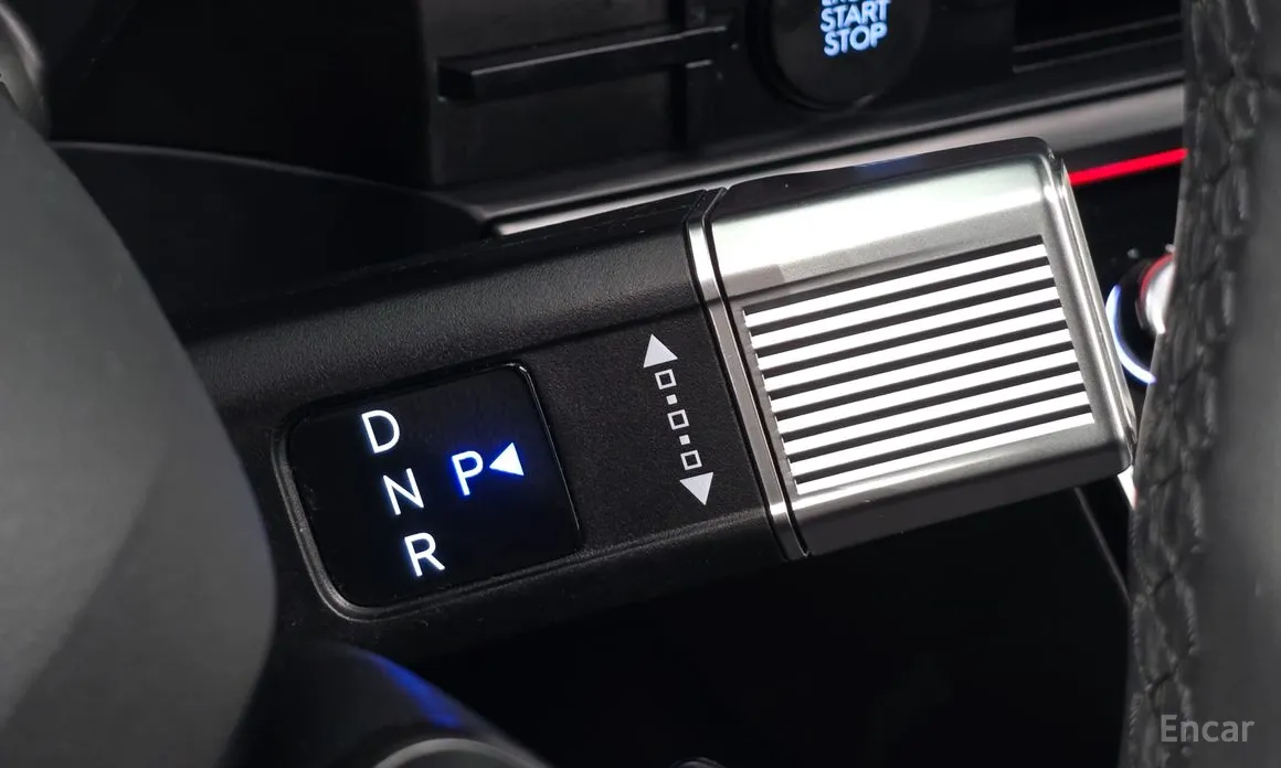 Фото 9 - Hyundai Santa Fe