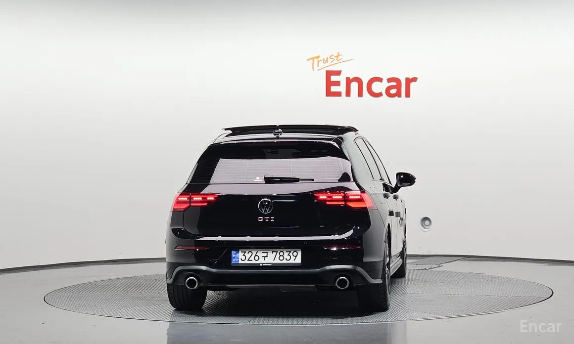 Фото 4 - Volkswagen Golf