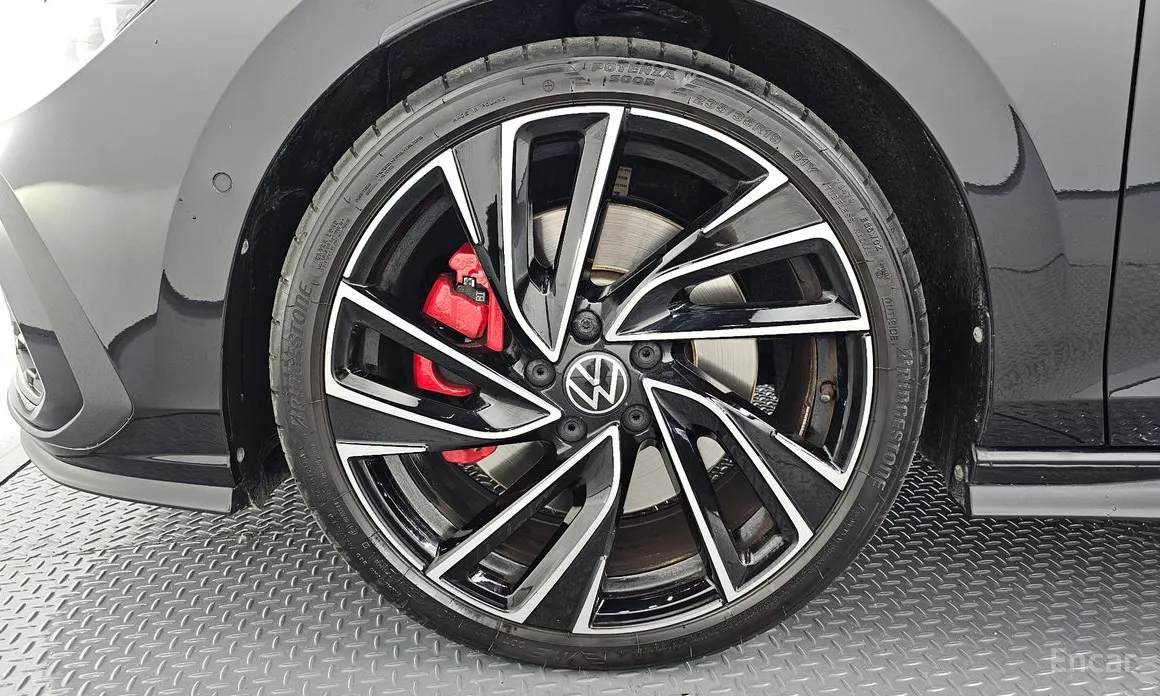 Фото 5 - Volkswagen Golf