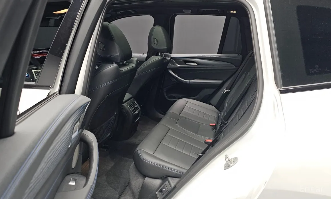 Фото 11 - BMW iX3