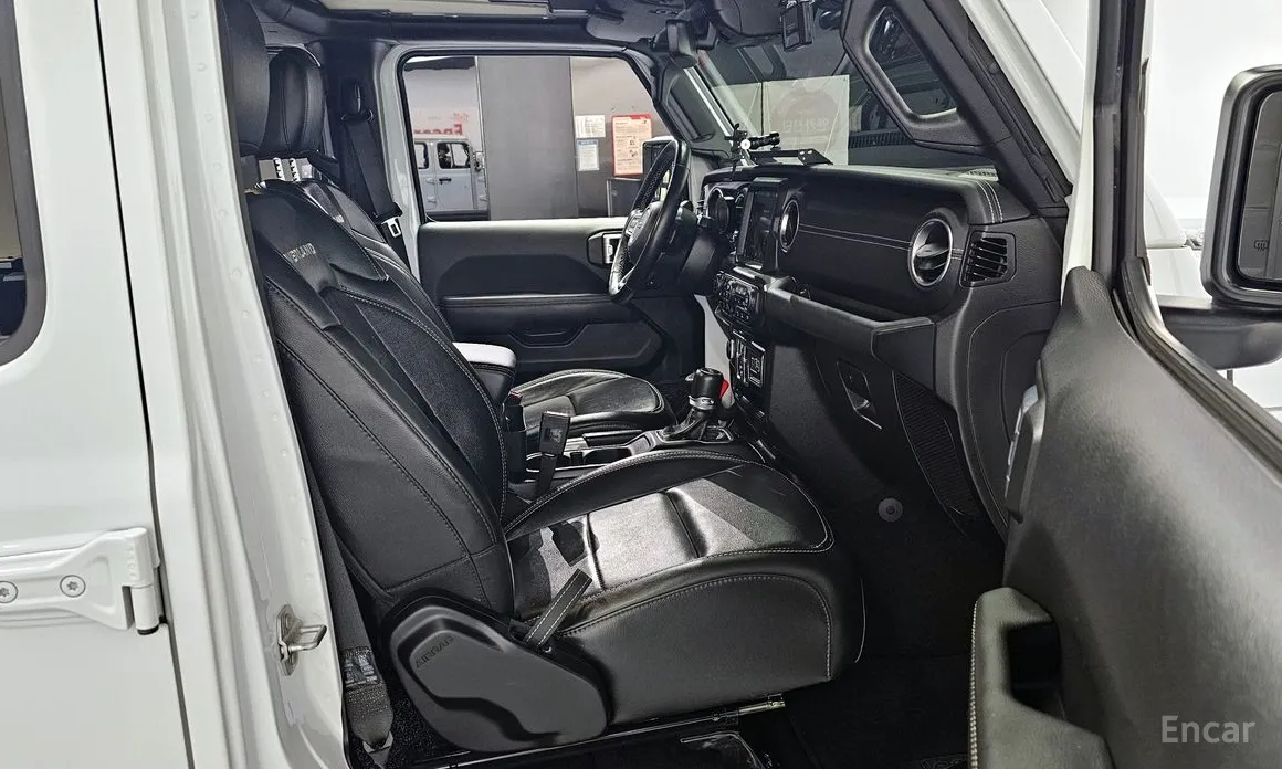 Фото 10 - Jeep Wrangler