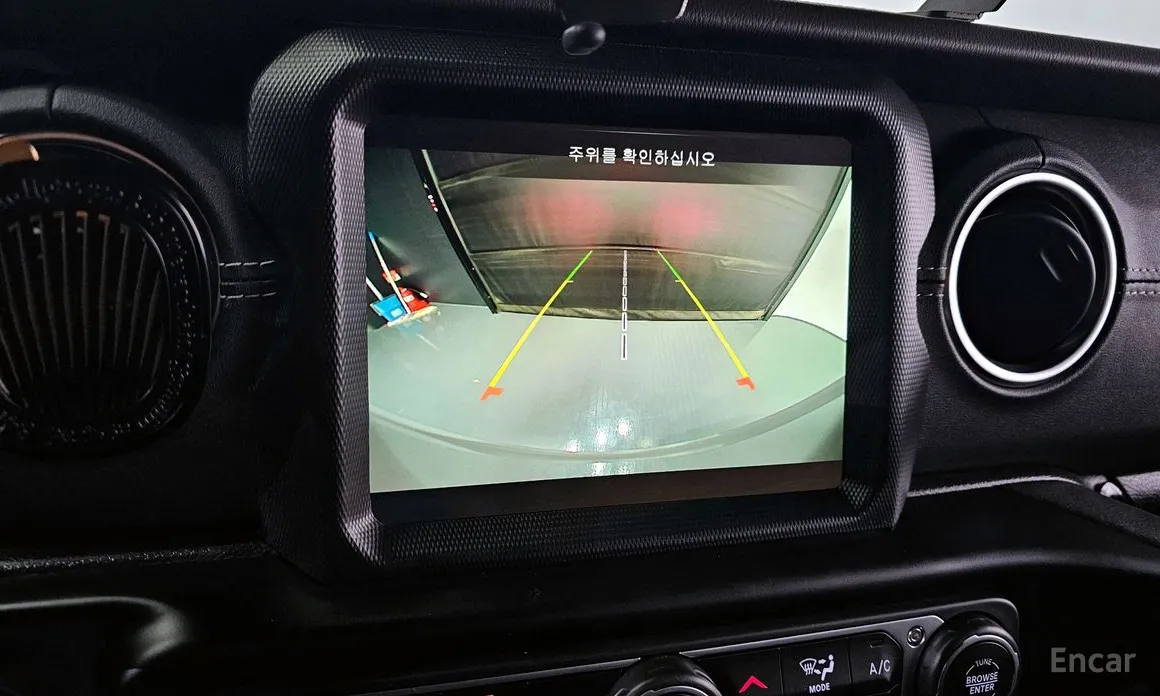 Фото 15 - Jeep Wrangler