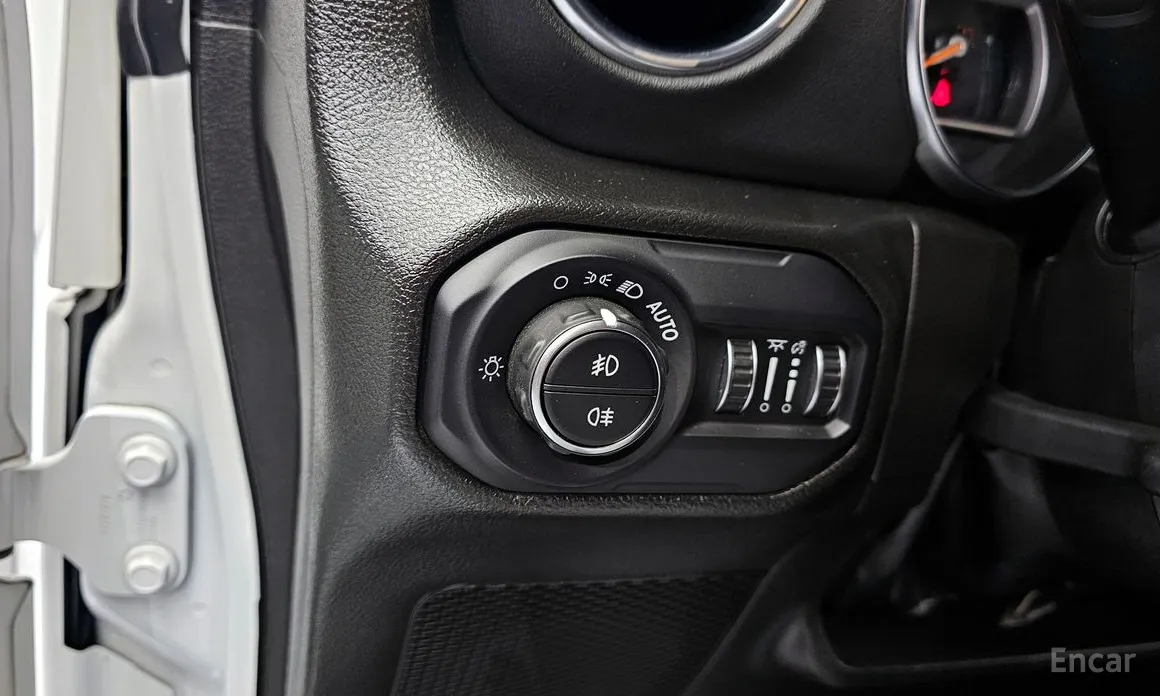 Фото 17 - Jeep Wrangler