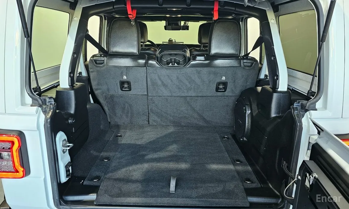 Фото 20 - Jeep Wrangler